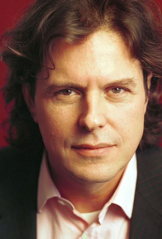 Arendo Joustra: Een Diepgaande Biografie van de Nederlandse Journalist - Journalisten