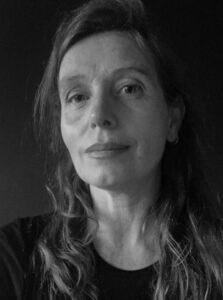 Yvonne Jagtenberg: Het Leven en Werk van een Inspirerende Kunstenares - Auteurs van Jeugdliteratuur