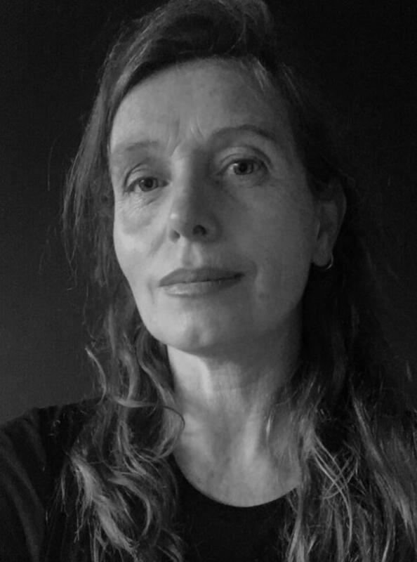 Yvonne Jagtenberg: Het Leven en Werk van een Inspirerende Kunstenares - Auteurs van Jeugdliteratuur