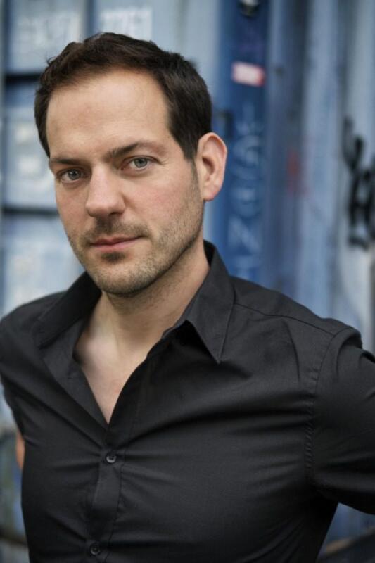 Lucas de Man: Een Inzicht in het Leven en Werk van de Creatieve Nederlandse Kunstenaar - Theaterregisseurs