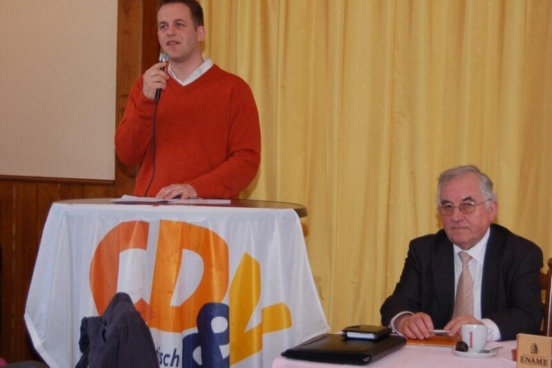 André Van Houtte: Het Leven en de Carrière van een Iconische Persoonlijkheid - Architecten