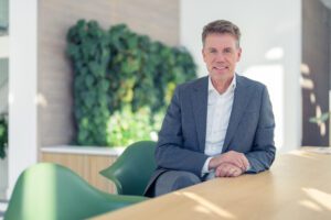 De Fascinerende Biografie van Sjors van Iwaarden - Zwemmers