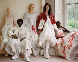 Simone Rocha: De Invloedrijke Modeontwerpster en Haar Unieke Stijl - Modeontwerpers