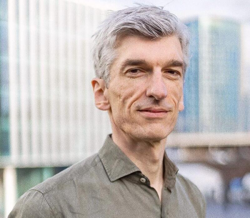 Victor van Dijk: Het Leven en Werk van een Nederlandse Legende - Specialisten in Informatie Technologie