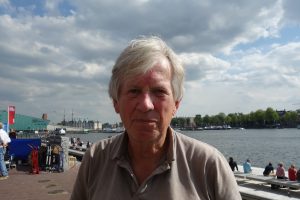De Levensloop van Hans Achterhuis: Filosofie en Invloed - Filosofen en Denkers