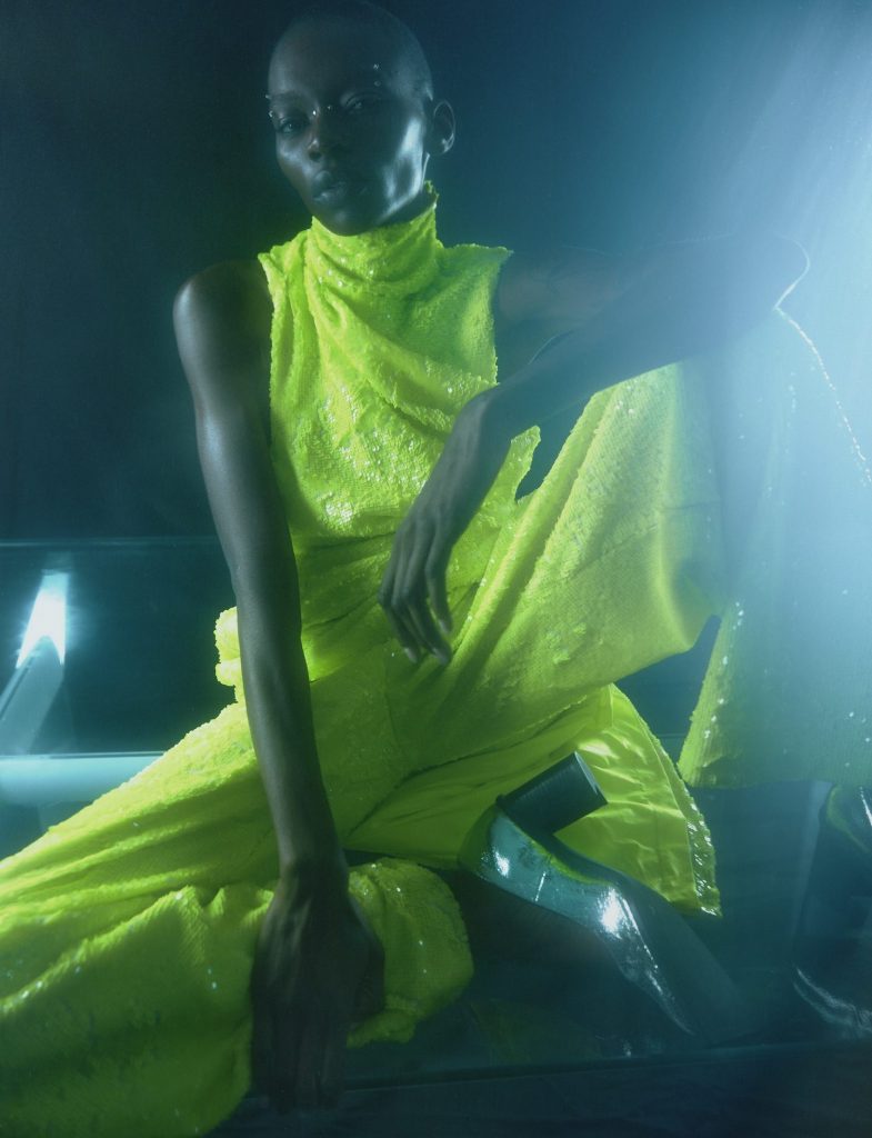 De Inspirerende Reis van Ninamounah: Modeontwerpster en Creatieve Innovator - Grafisch en Modeontwerpers