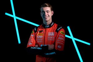 Richard Verschoor: Het Leven en de Carrière van een Opkomende Autosportster - Race