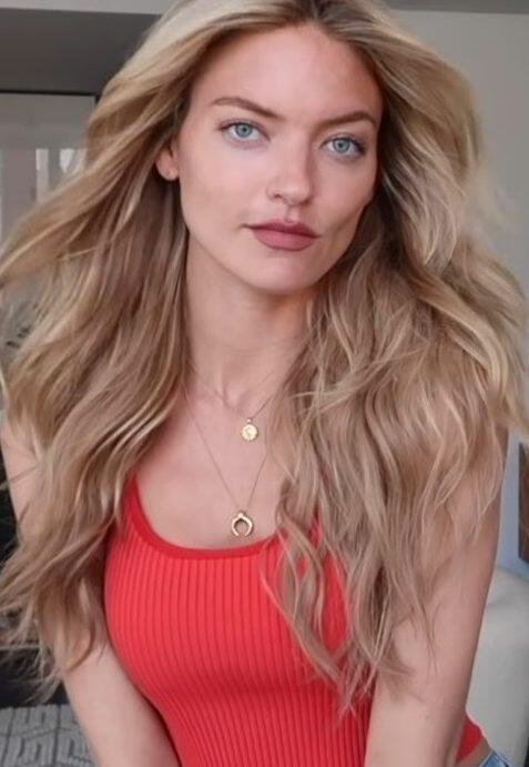 Martha Hunt: Het Leven en de Carrière van een Topmodel - Modellen