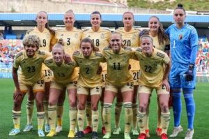 Laura van Kerkhoven: Het Leven en de Carrière van een Inspirerende Vrouw - Zwemmers