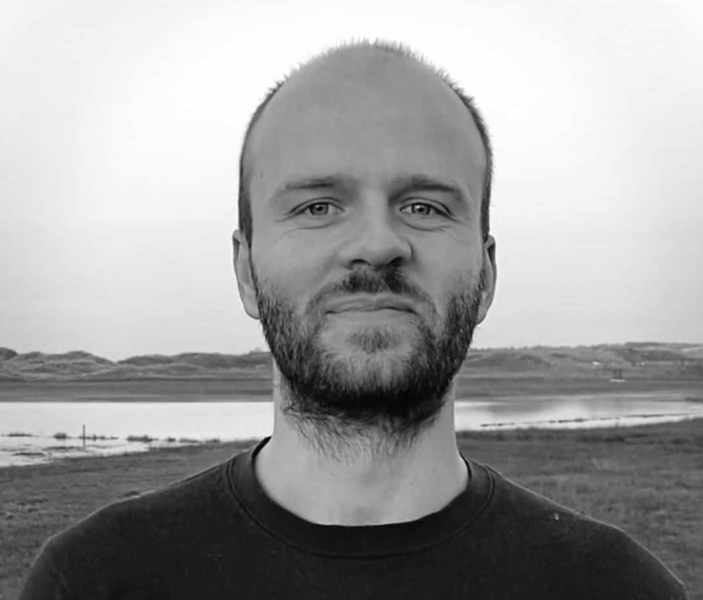 Tom van der Linde: Het Leven en Werk van een Inspirerende Persoonlijkheid - Specialisten in Informatie Technologie