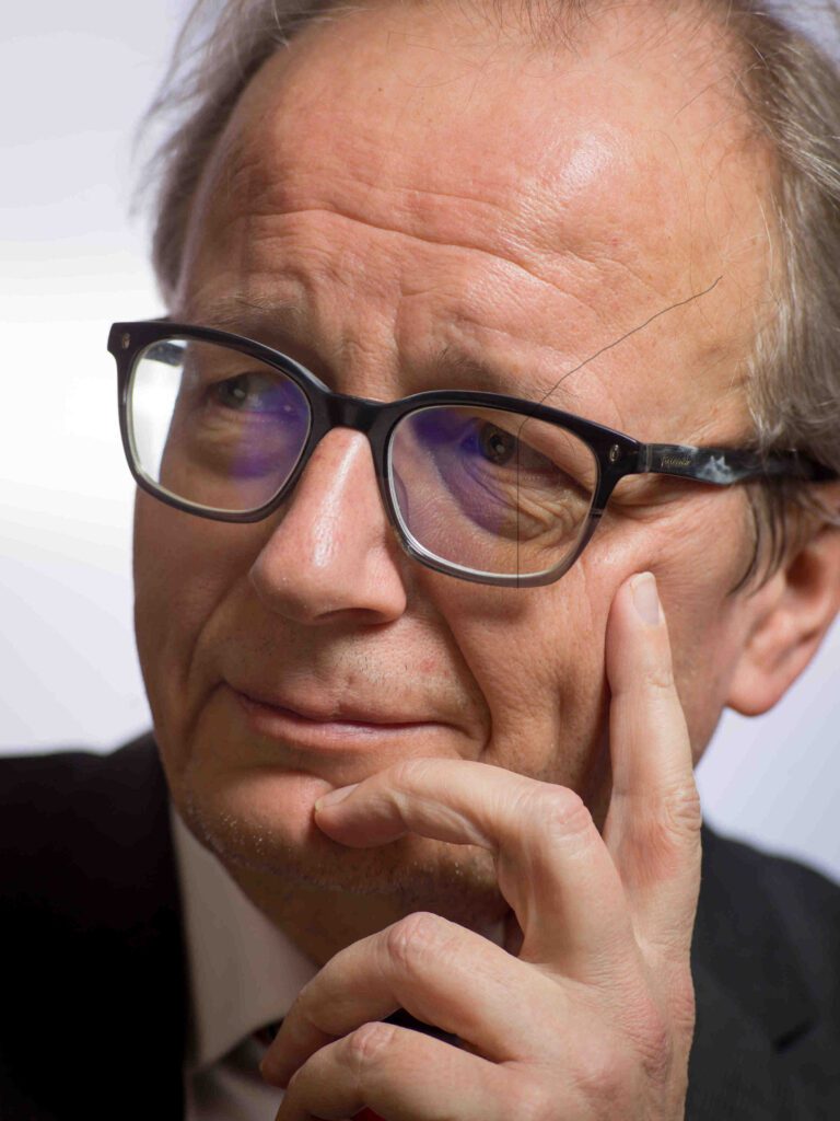 De Fascinerende Biografie van Bart Jacobs: Een Levensverhaal - Specialisten in Informatie Technologie