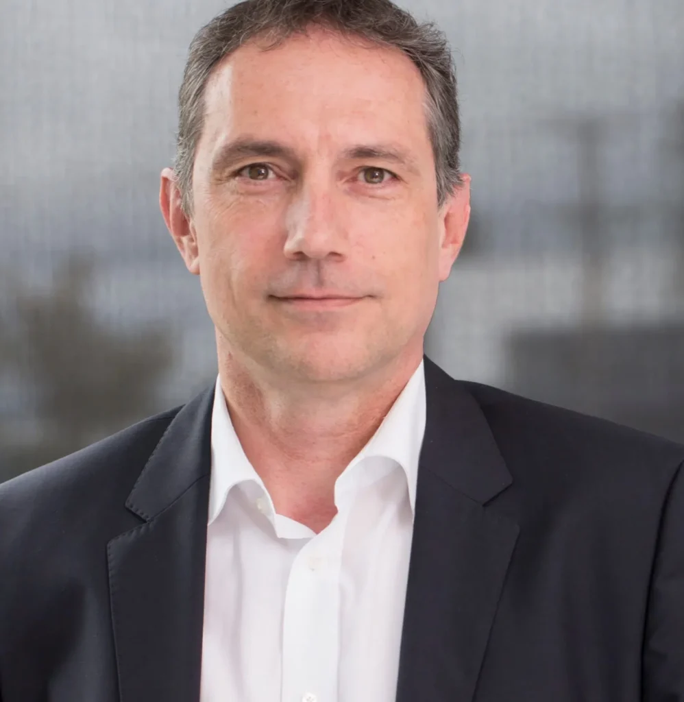 De Fascinerende Biografie van Hans van der Linde - Specialisten in Informatie Technologie