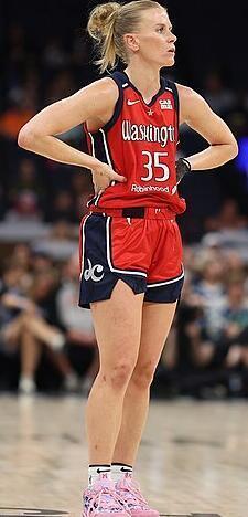 Biografie van Julia van Loo: Leven en Carrière van een Inspirerende Vrouw - Juridische Activisten