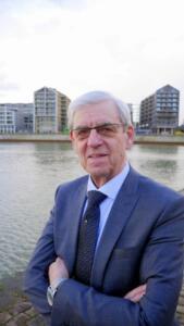 Ruud de Vries: Het Leven en Werk van een Nederlandse Legende - Pioniers in Telecommunicatie