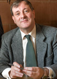 Alistair McGrath: Leven en Werk van een Vooruitstrevende Theoloog - Theologen