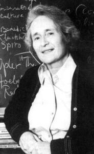 Het Leven en Werk van Mary Douglas: Een Diepgaande Biografie - Antropologen