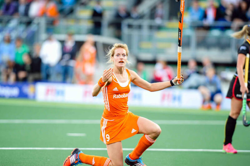 Biografie van Carlien Dirkse van den Heuvel: Leven en Carrière - Hockey