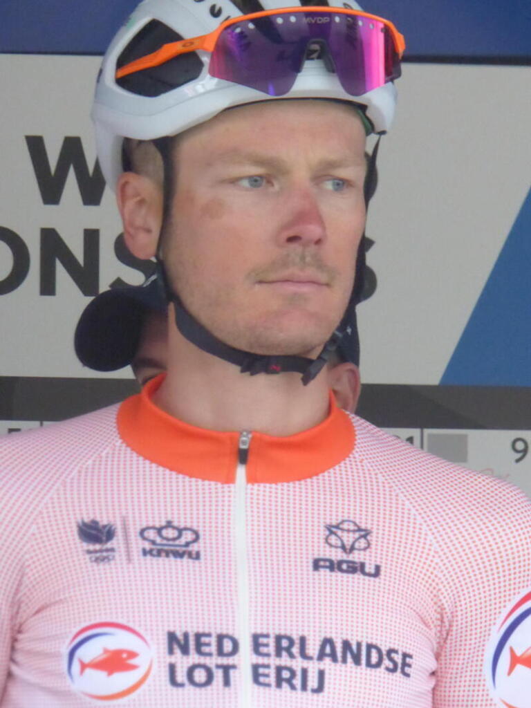Biografie van Dylan van Baarle: Carrière, Prestaties en Persoonlijk Leven - Fietsers