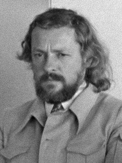 Het Leven en Werk van Hugo Raes: Een Diepgaande Biografie - Schrijvers en Dichters